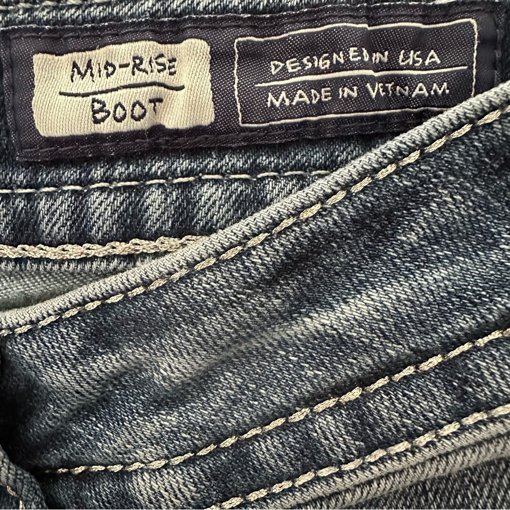 MISS ME Mid Rise Bootcut Jeans 31 Fleur De Lis‎ Pockets Y2K Western Glam Denim - Picture 13 of 16